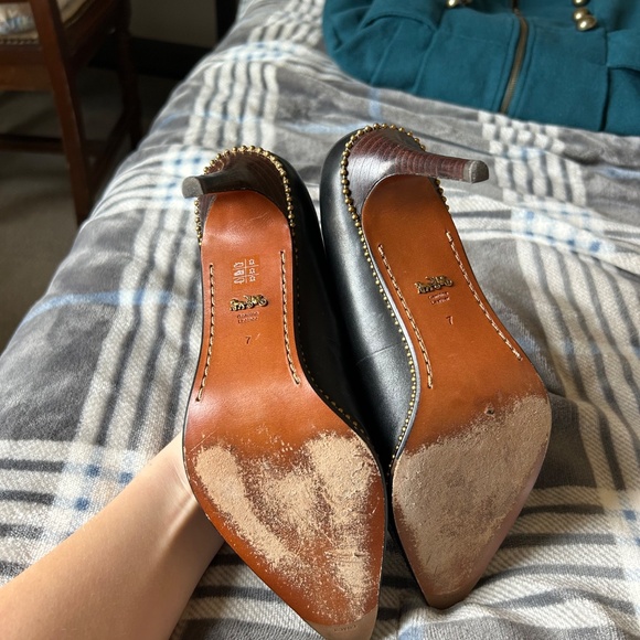 Coach women's pump with beadchain - Picture 10 of 11